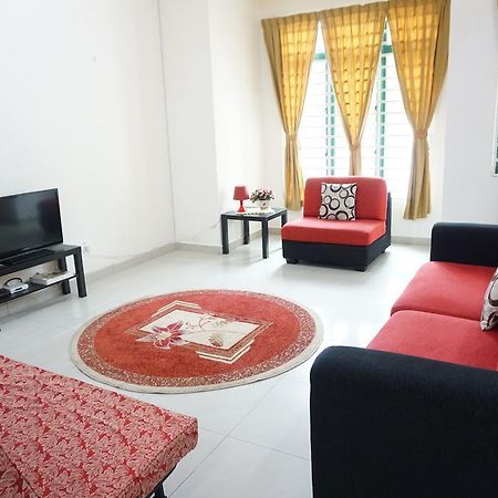 Warisan Indah Homestay Klia 1 Melayu Sahaja Sepang Exterior photo