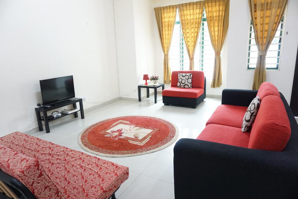 Warisan Indah Homestay Klia 1 Melayu Sahaja Sepang Exterior photo